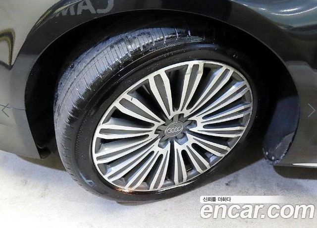 Audi A8 2016 — photo 20