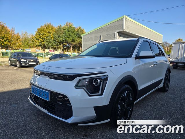 Kia Niro 2023 — photo 1