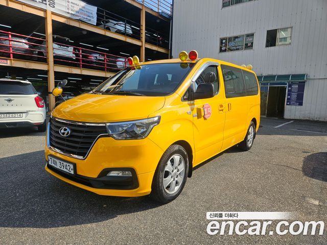 Hyundai Starex 2019 — photo 1