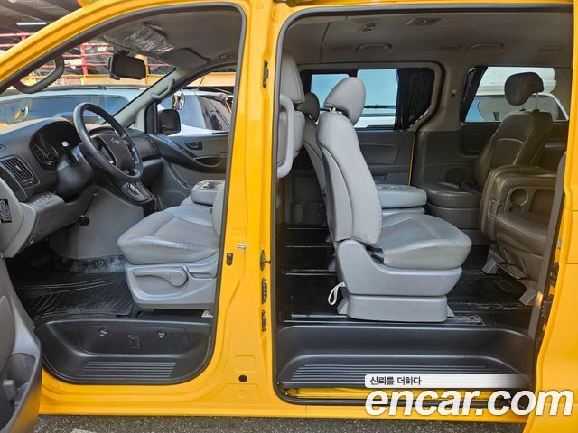 Hyundai Starex 2019 — photo 9