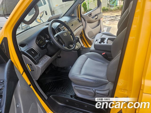 Hyundai Starex 2019 — photo 10