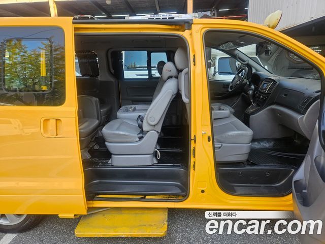Hyundai Starex 2019 — photo 11
