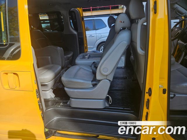 Hyundai Starex 2019 — photo 13