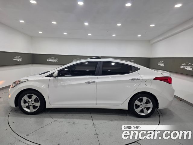 Hyundai AVANTE 2012 — photo 4