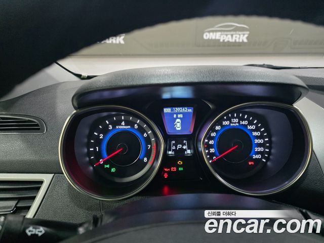 Hyundai AVANTE 2012 — photo 7