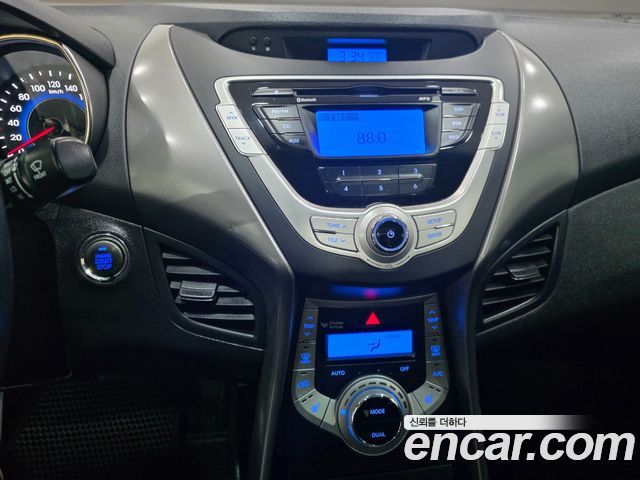 Hyundai AVANTE 2012 — photo 8