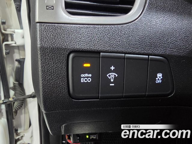 Hyundai AVANTE 2012 — photo 10