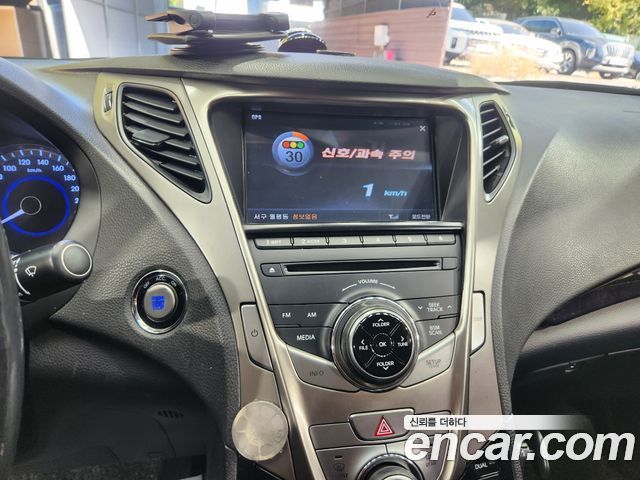 Hyundai Grandeur 2011 — photo 11
