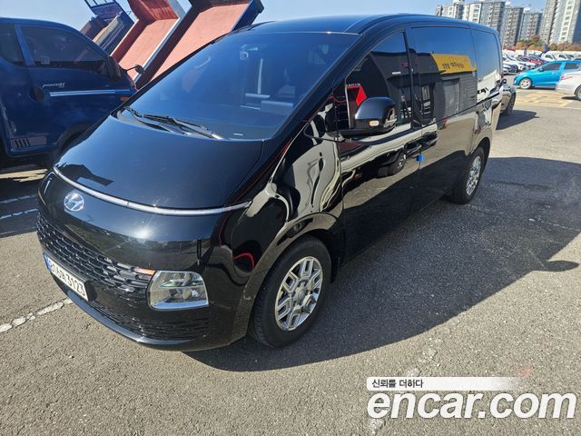 Hyundai Staria 2024 — photo 1