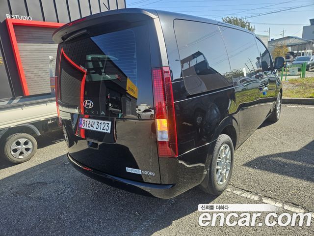 Hyundai Staria 2024 — photo 6