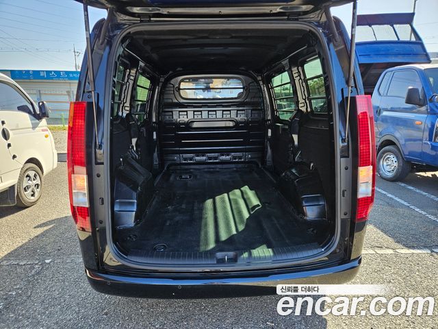 Hyundai Staria 2024 — photo 17