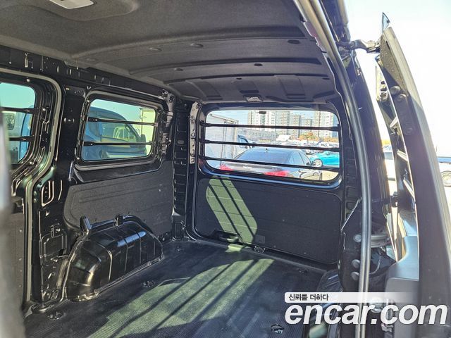 Hyundai Staria 2024 — photo 19