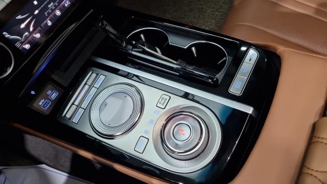 Genesis G80 2022 — photo 12