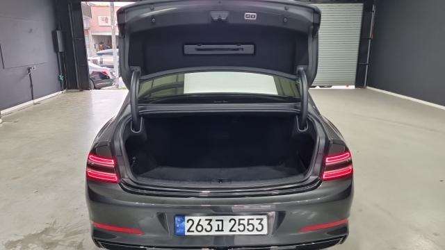 Genesis G80 2022 — photo 16