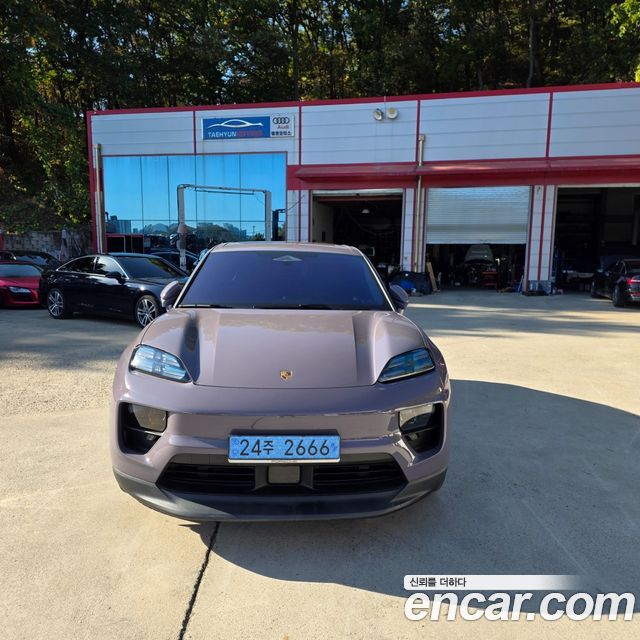 Porsche Macan 2025 — photo 1