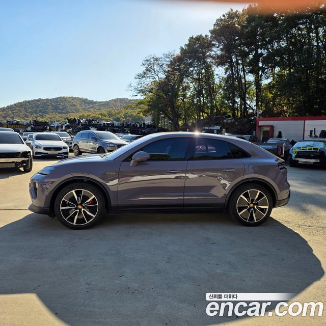 Porsche Macan 2025 — photo 3