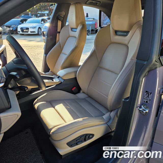 Porsche Macan 2025 — photo 10