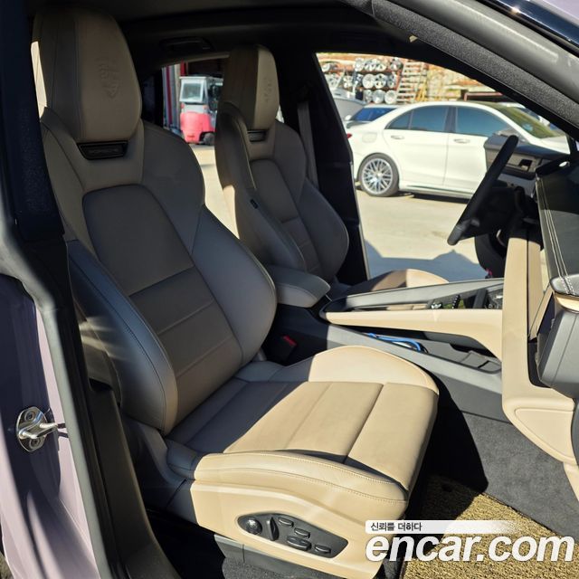 Porsche Macan 2025 — photo 11