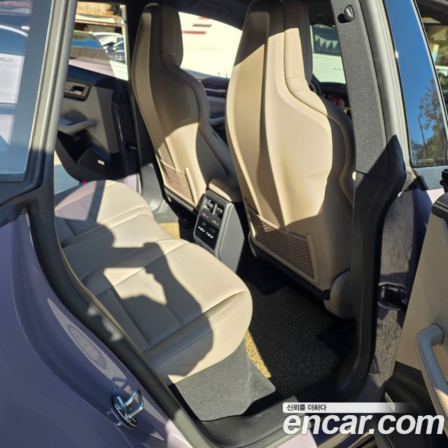 Porsche Macan 2025 — photo 13
