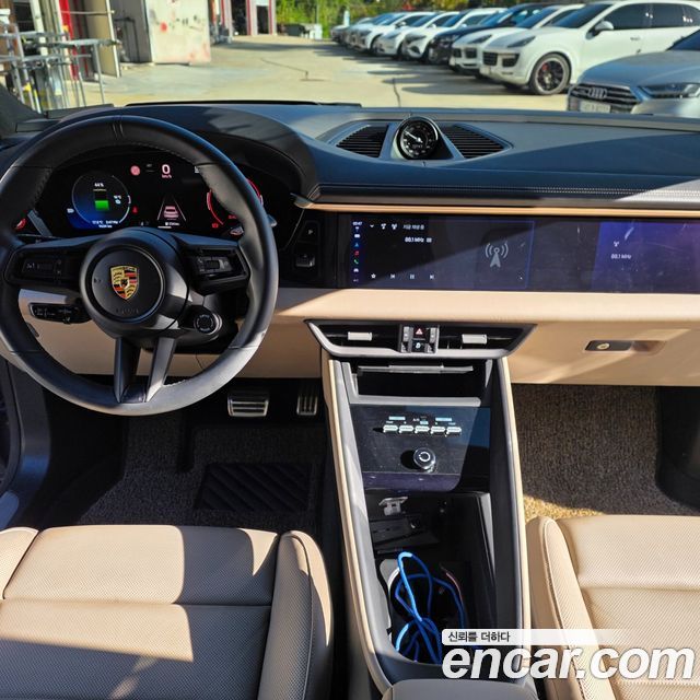 Porsche Macan 2025 — photo 15