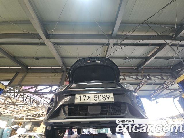 Kia Stonic 2018 — photo 1