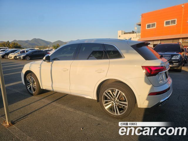 Audi Q5 2021 — photo 3