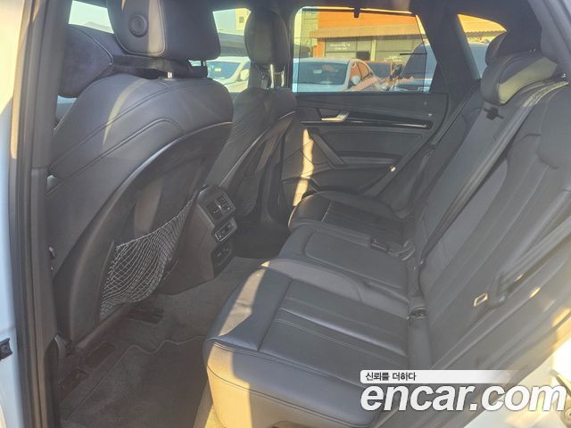Audi Q5 2021 — photo 8
