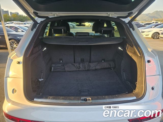 Audi Q5 2021 — photo 16