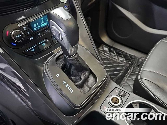 Ford Kuga 2016 — photo 8