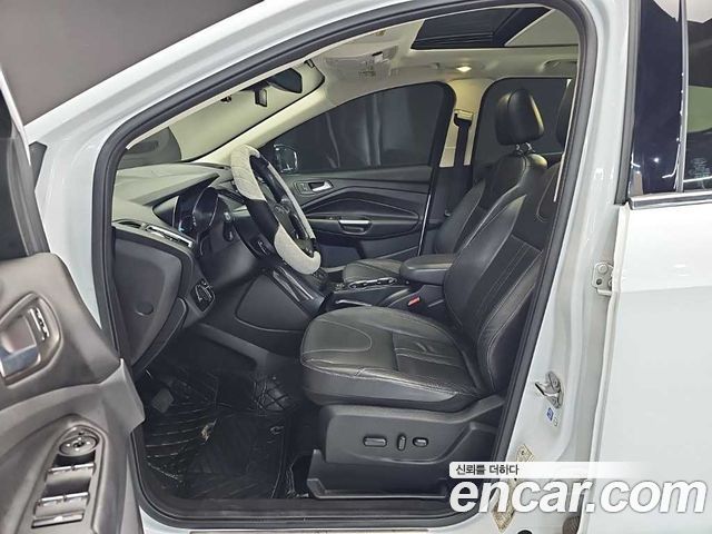 Ford Kuga 2016 — photo 11