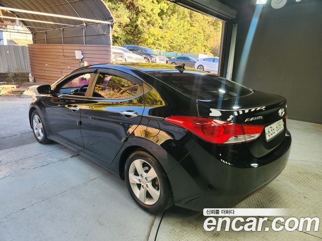 Hyundai AVANTE 2012 — photo 4