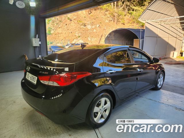 Hyundai AVANTE 2012 — photo 6