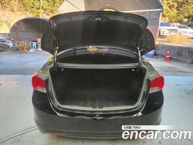 Hyundai AVANTE 2012 — photo 9