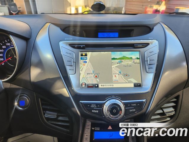 Hyundai AVANTE 2012 — photo 11