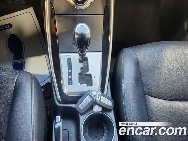 Hyundai AVANTE 2012 — photo 13