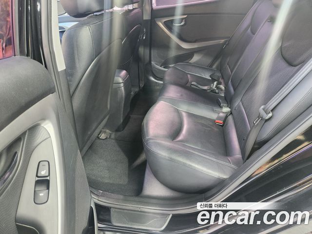 Hyundai AVANTE 2012 — photo 18