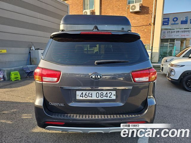 Kia Canival 2016 — photo 4