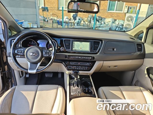 Kia Canival 2016 — photo 7