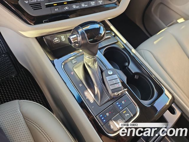 Kia Canival 2016 — photo 9
