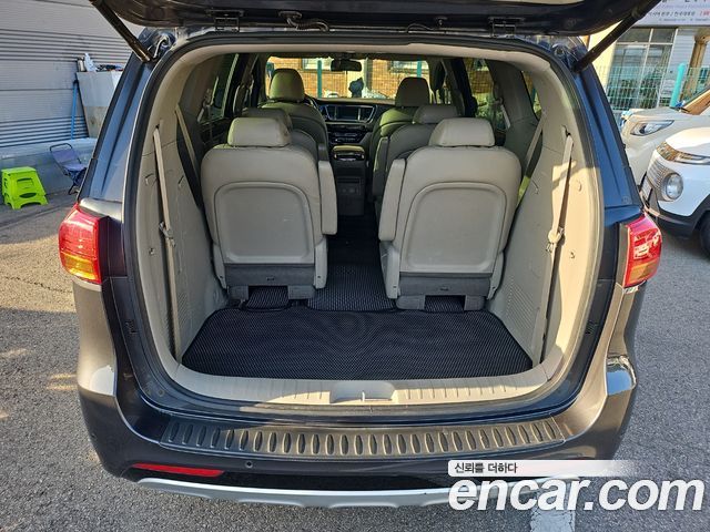 Kia Canival 2016 — photo 18