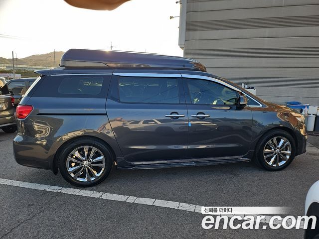 Kia Canival 2016 — photo 20