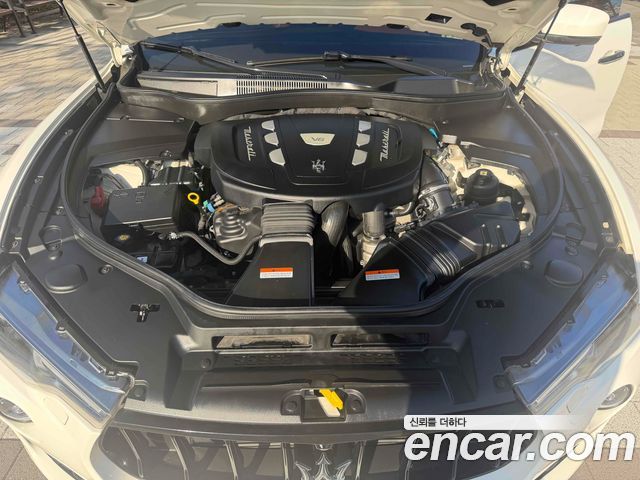 Maserati Levante 2017 — photo 6