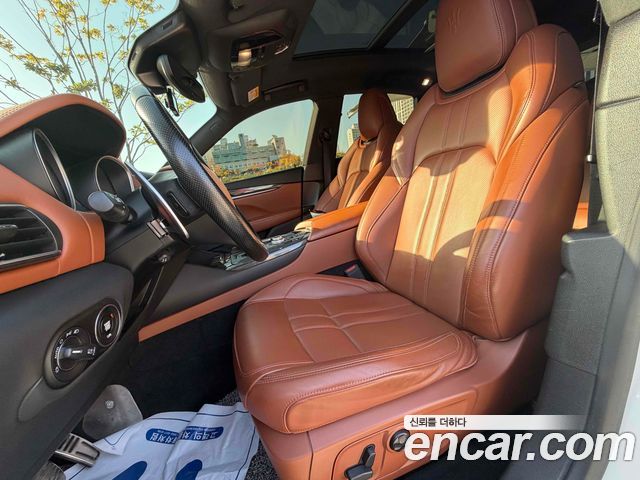 Maserati Levante 2017 — photo 10