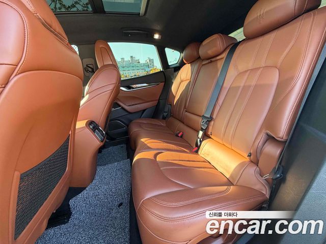 Maserati Levante 2017 — photo 11