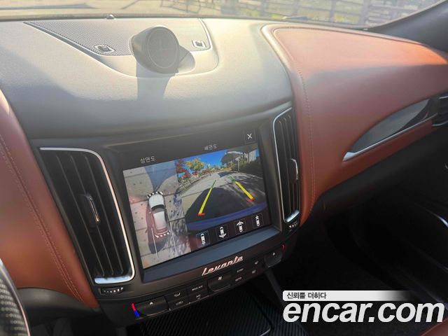 Maserati Levante 2017 — photo 12