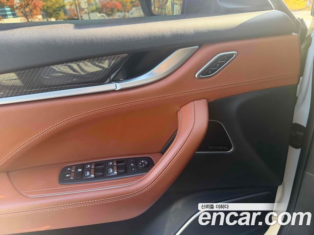 Maserati Levante 2017 — photo 16