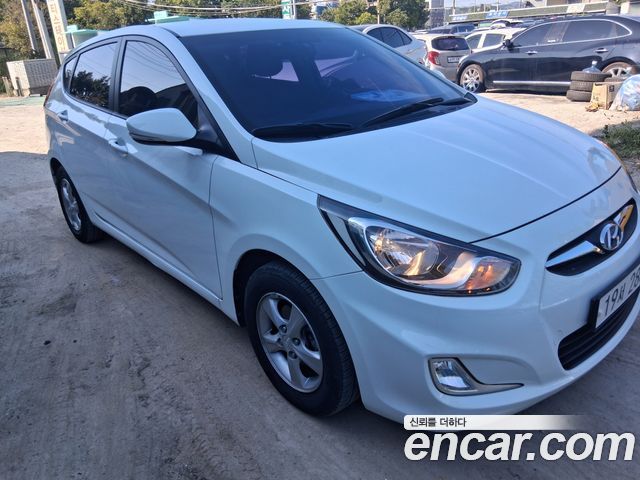 Hyundai Accent 2014 — photo 2