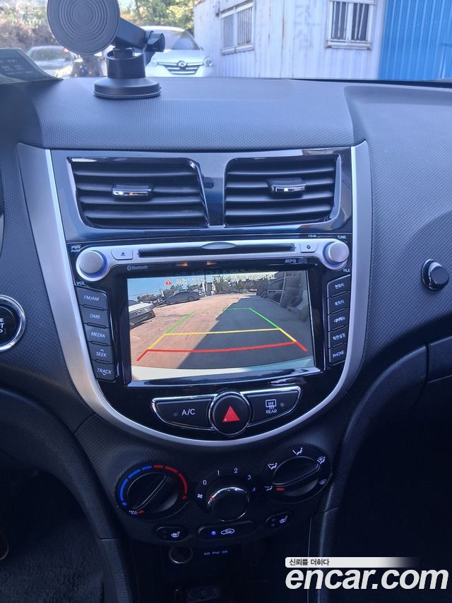 Hyundai Accent 2014 — photo 8