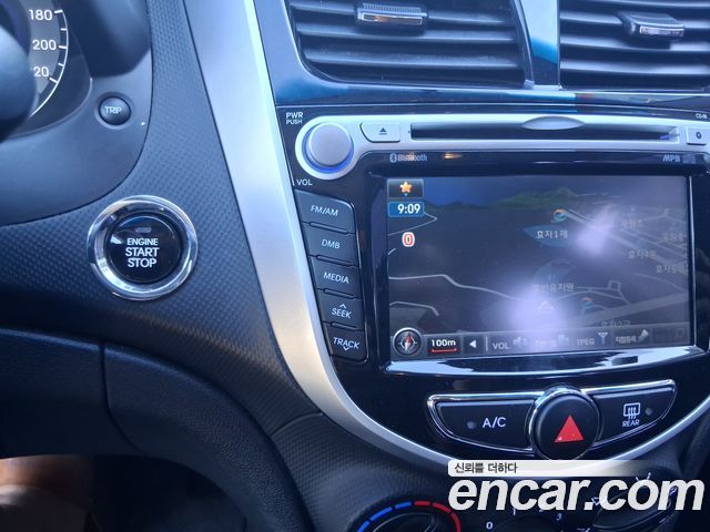 Hyundai Accent 2014 — photo 12