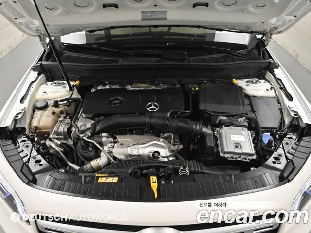 Mercedes-Benz GLB-Class 2020 — photo 6